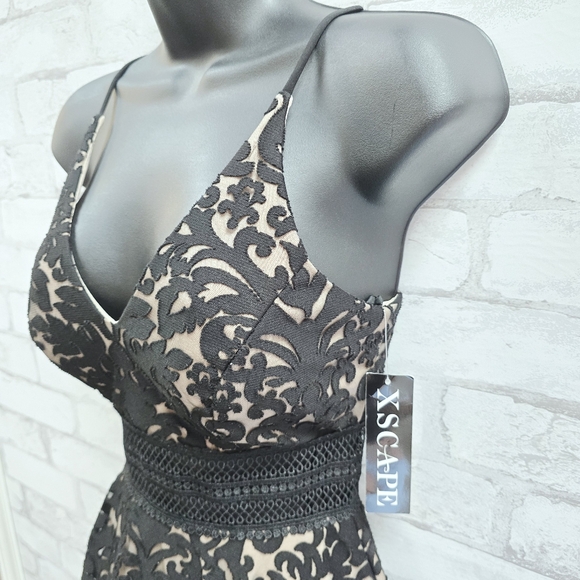 Xscape Lace Party Dress - Picture 3 of 9